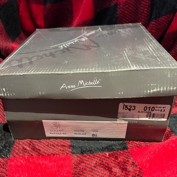 Gorgeous Ann Michelle Booties! - Picture 8 of 10